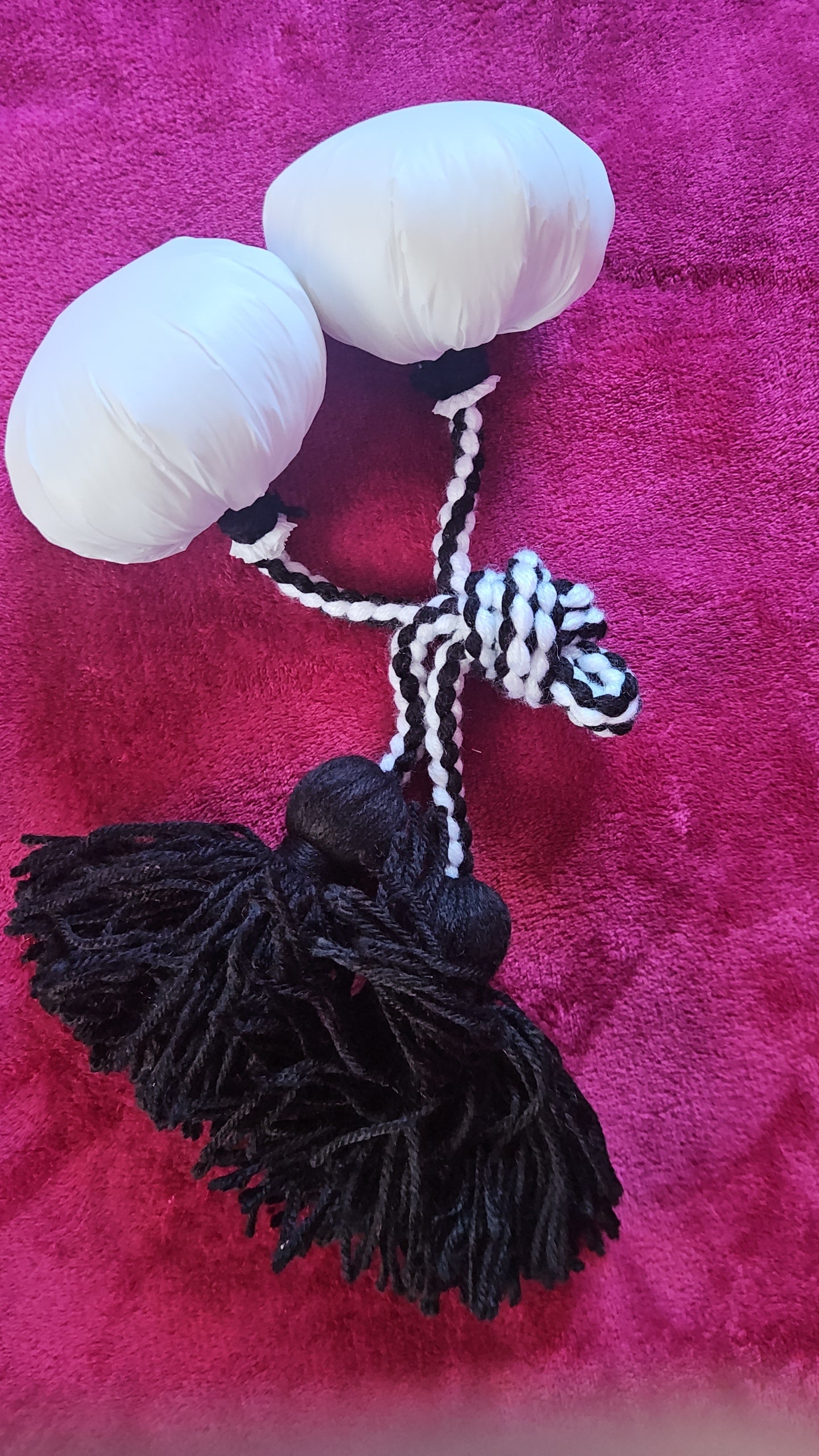Black & White Long Poi - White Ball