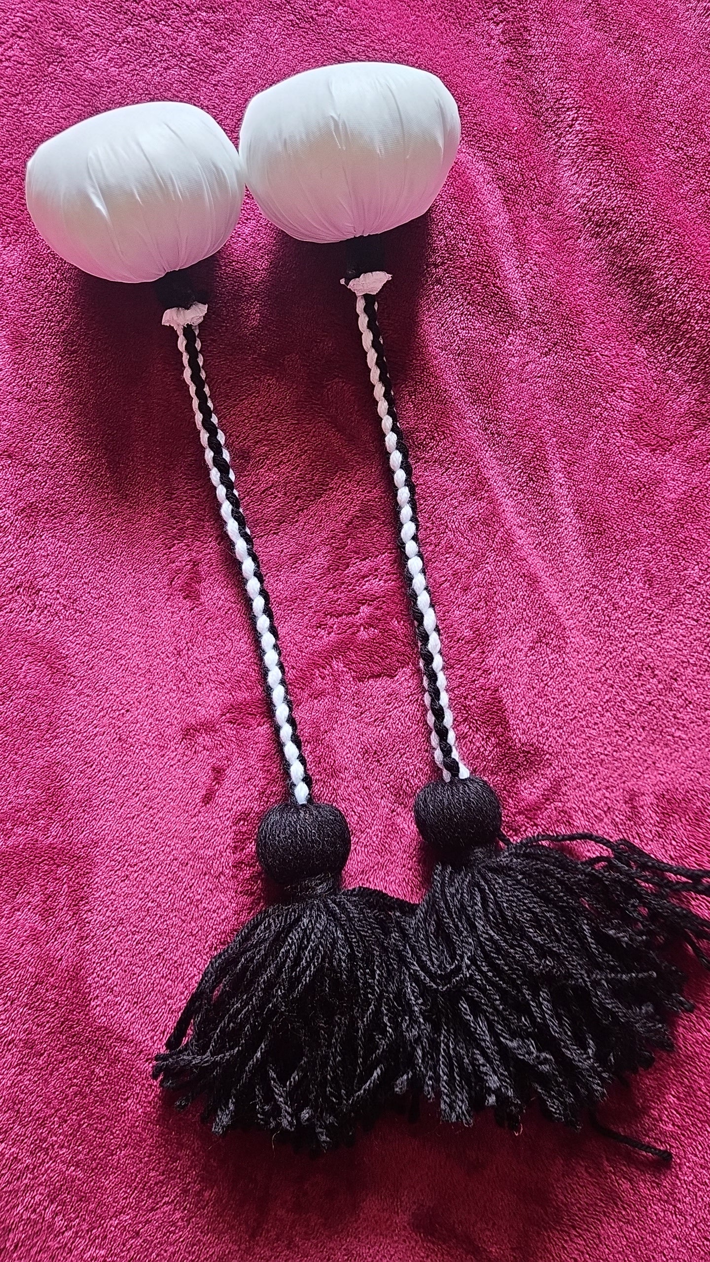 Black & White Poi - White Ball